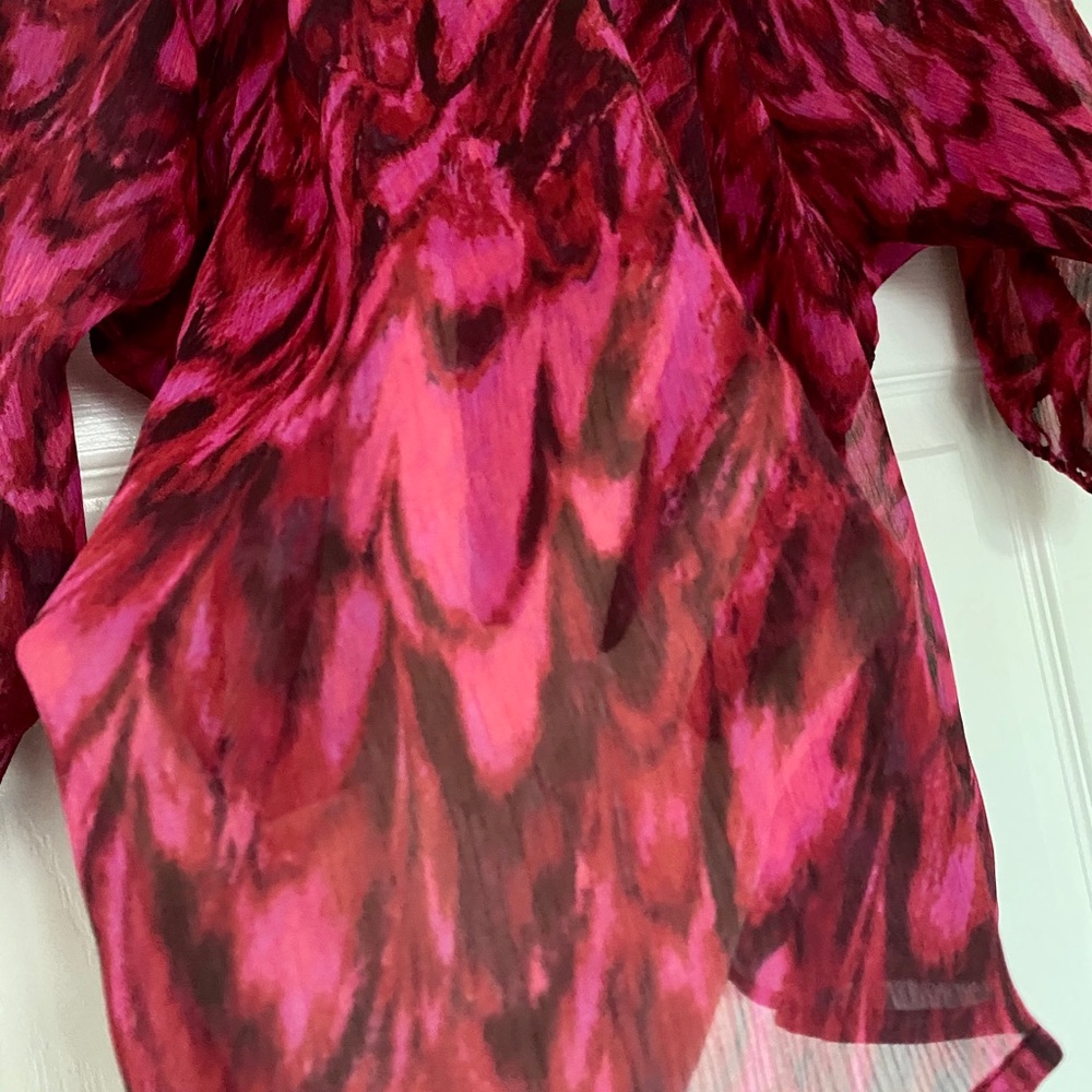 Red patterned blouse - Picture 3 of 5